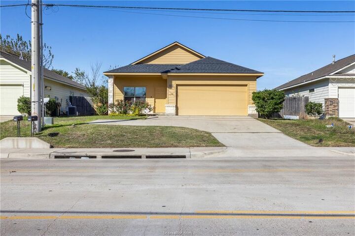 Property Photo: 930 West 28th Street TX 77803