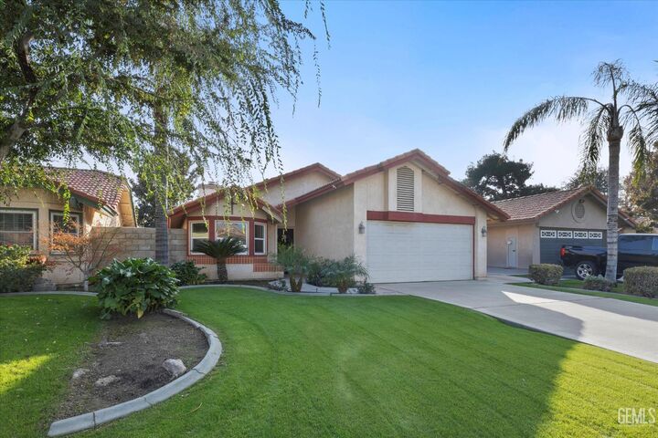 Property Photo:  9909 Cimarron Trails Drive  CA 93311 