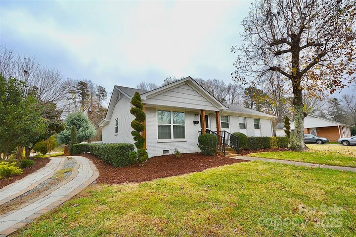 Property Photo:  6801 Barrington Drive  NC 28215 