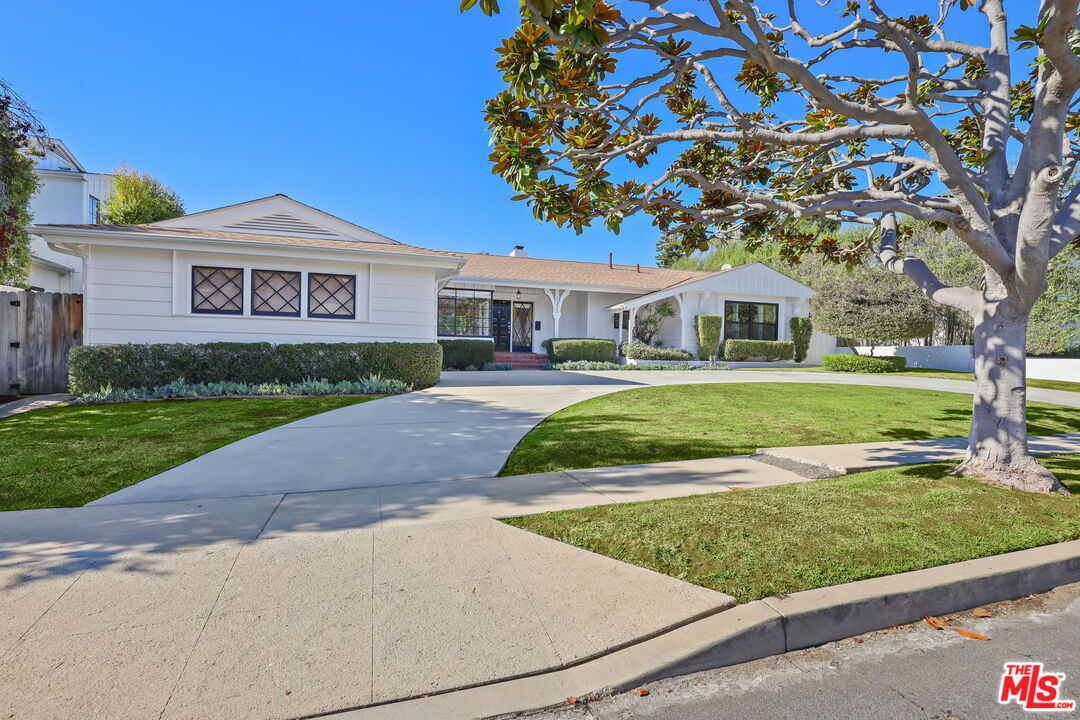 Property Photo: 1373 Beckwith Ave CA 90049