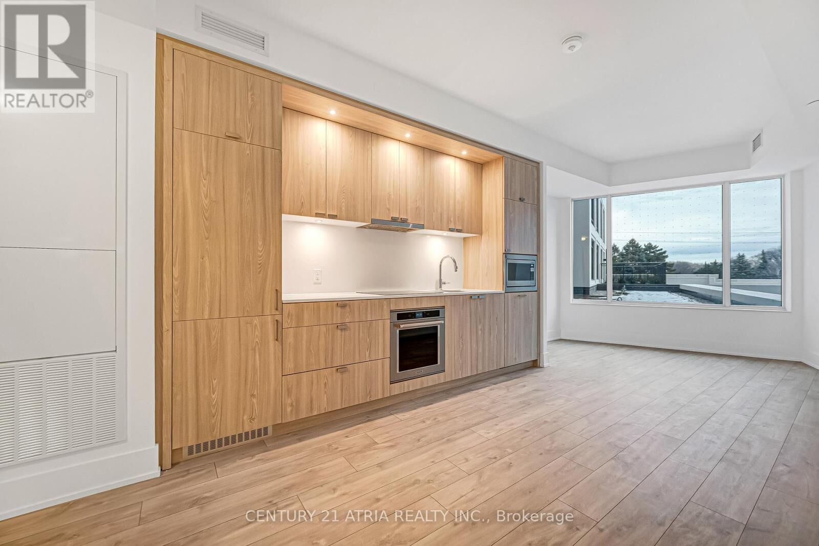 Property Photo:  259 The Kingsway 225  ON M9A 0G2 