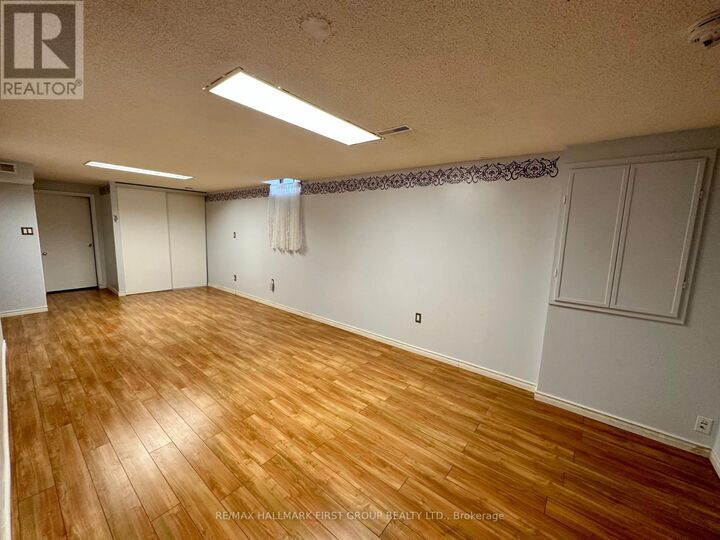 Property Photo:  44 Loradeen Crescent Lower  ON M1B 1T8 