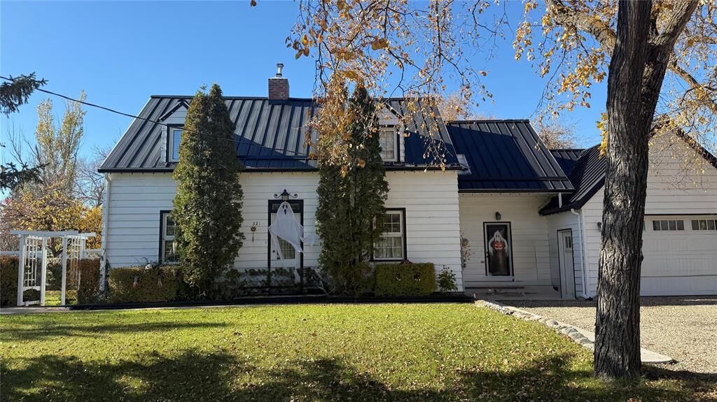 Property Photo: 321 Cavers Street MB R0M 0M0