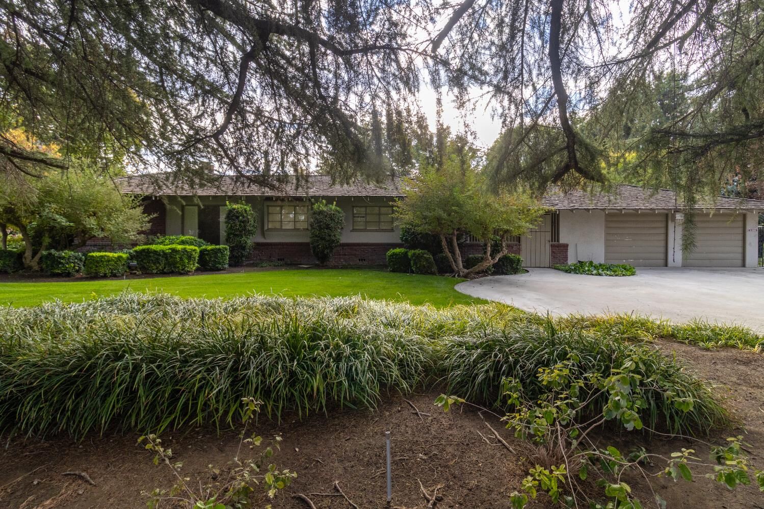 Property Photo:  5082 E Clay Avenue  CA 93727 
