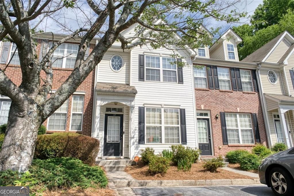 Property Photo: 1207 Penhurst Way GA 30043