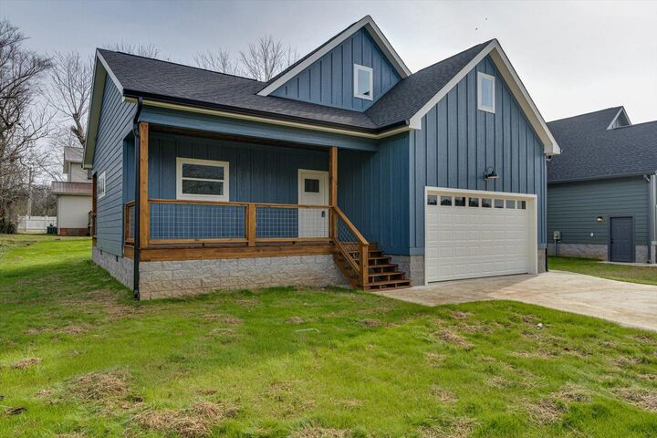 Property Photo:  304 Cumberland Avenue  TN 37347 