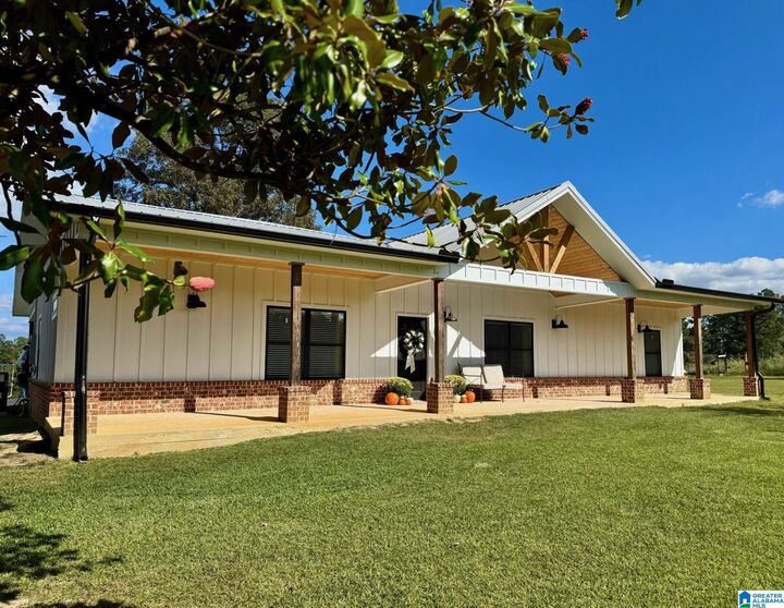 Property Photo:  1097 Jones Chapel Road  AL 35146 