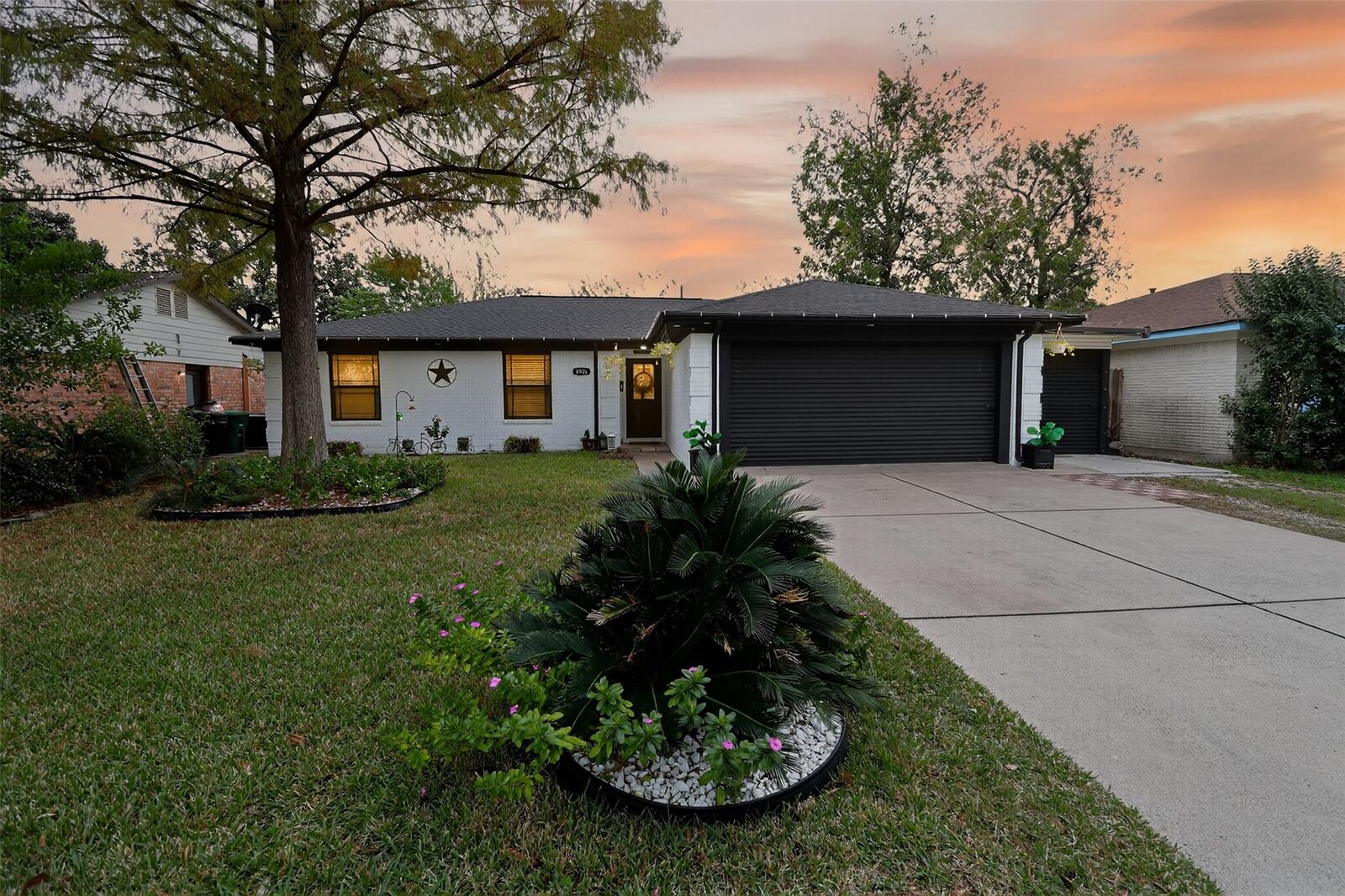 Property Photo:  8935 Glen Shadow Drive  TX 77088 