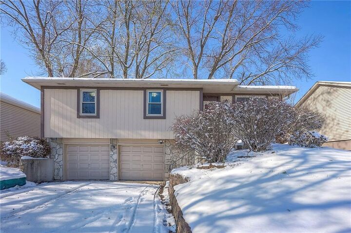 Property Photo:  706 S 9th Street  KS 66111 