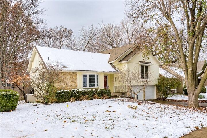 Property Photo: 7812 Caenen Street KS 66216