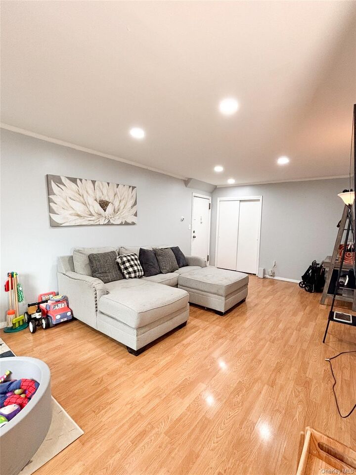 Property Photo:  4 Rolling Way D  NY 10566 