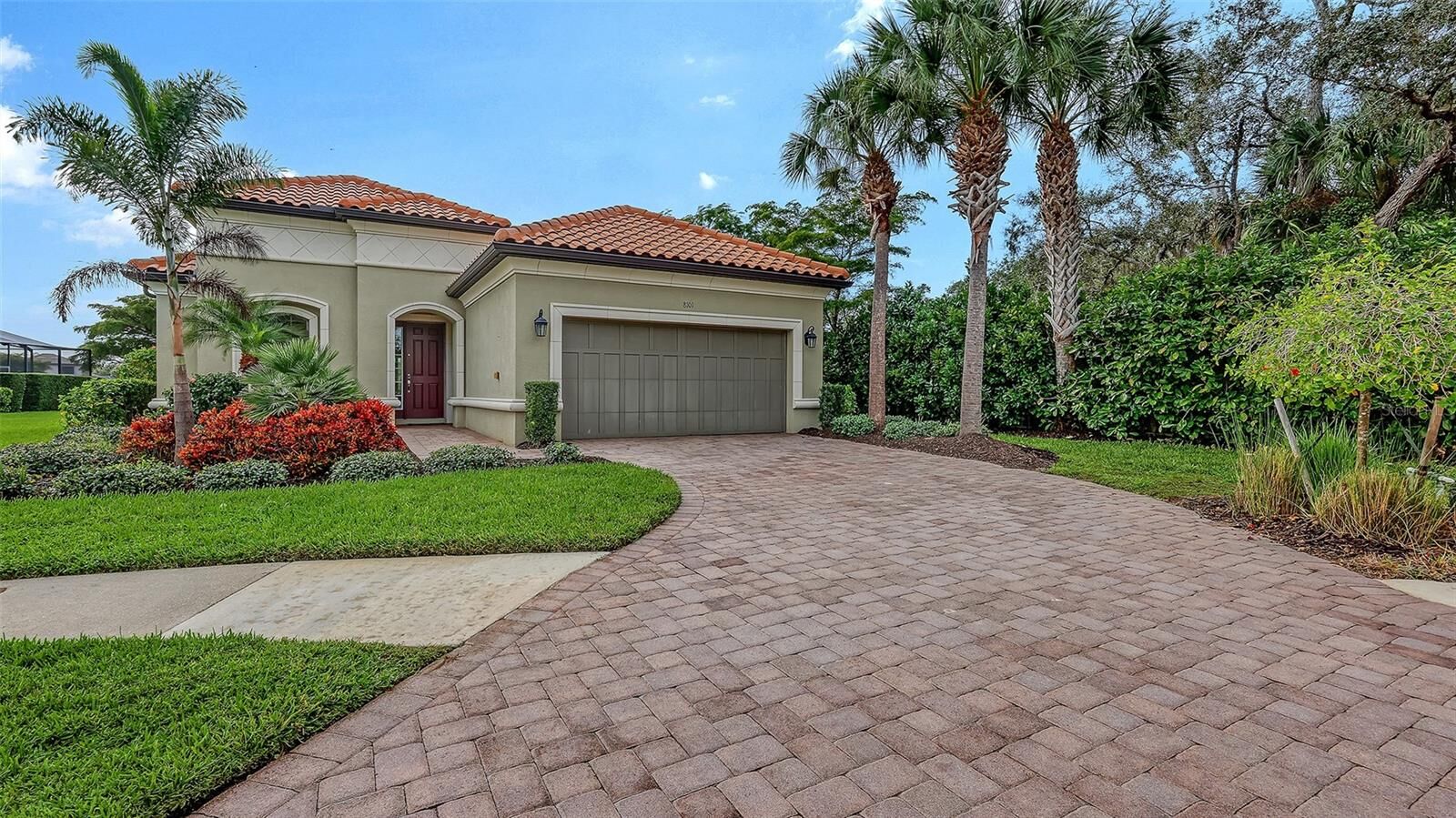 Property Photo:  8101 Gabanna Drive  FL 34231 
