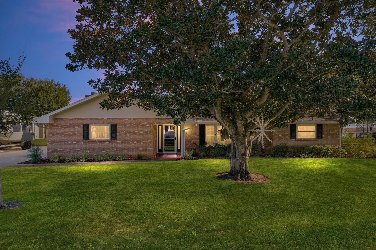 Property Photo: 344 Sunshine Drive FL 33859