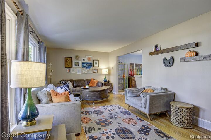 Property Photo:  30261 Buckingham Street  MI 48154 4474 