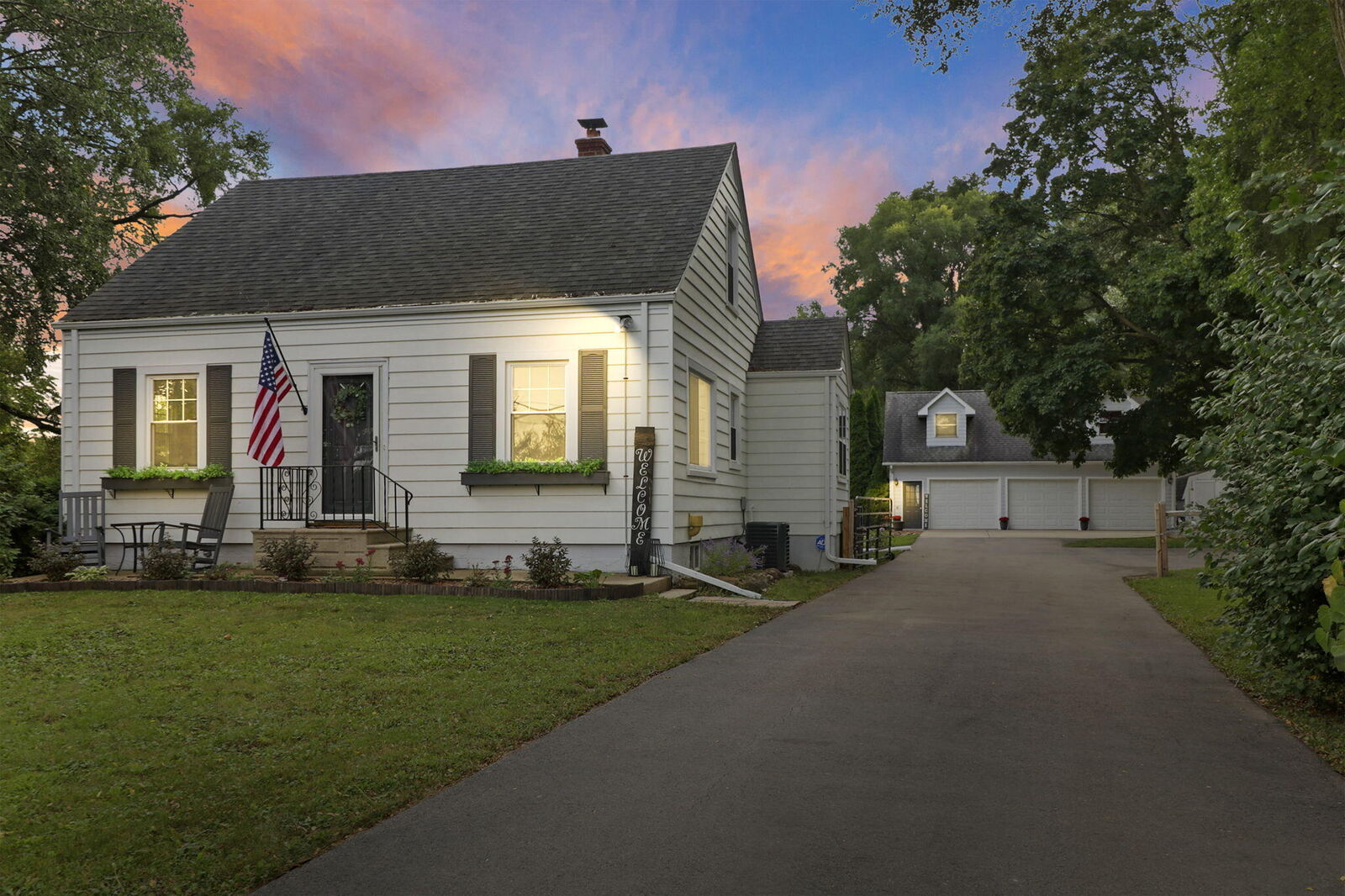 Property Photo:  9105 Gittings Rd  WI 53406 