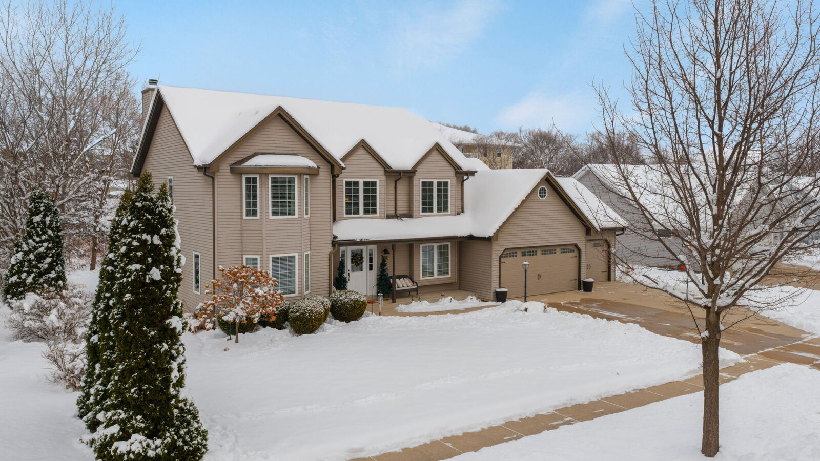 Property Photo:  4928 W Evergreen St  WI 53132 