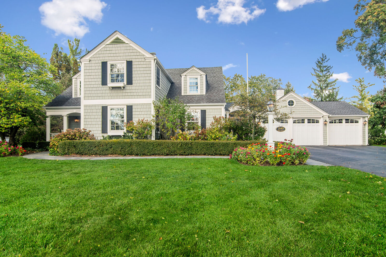 Property Photo: 240 Elm Road IL 60010