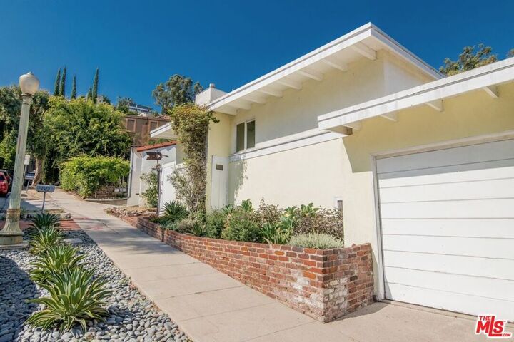 Property Photo:  1342 Miller Drive  CA 90069 