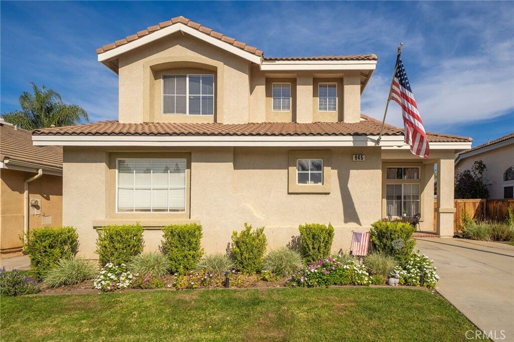 Property Photo:  945 Ferndale  CA 92881 