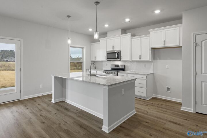 Property Photo:  178 Pennington Avenue  AL 35811 