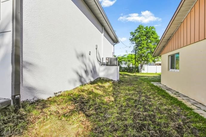 Property Photo: 11607 Pawley Avenue FL 34135