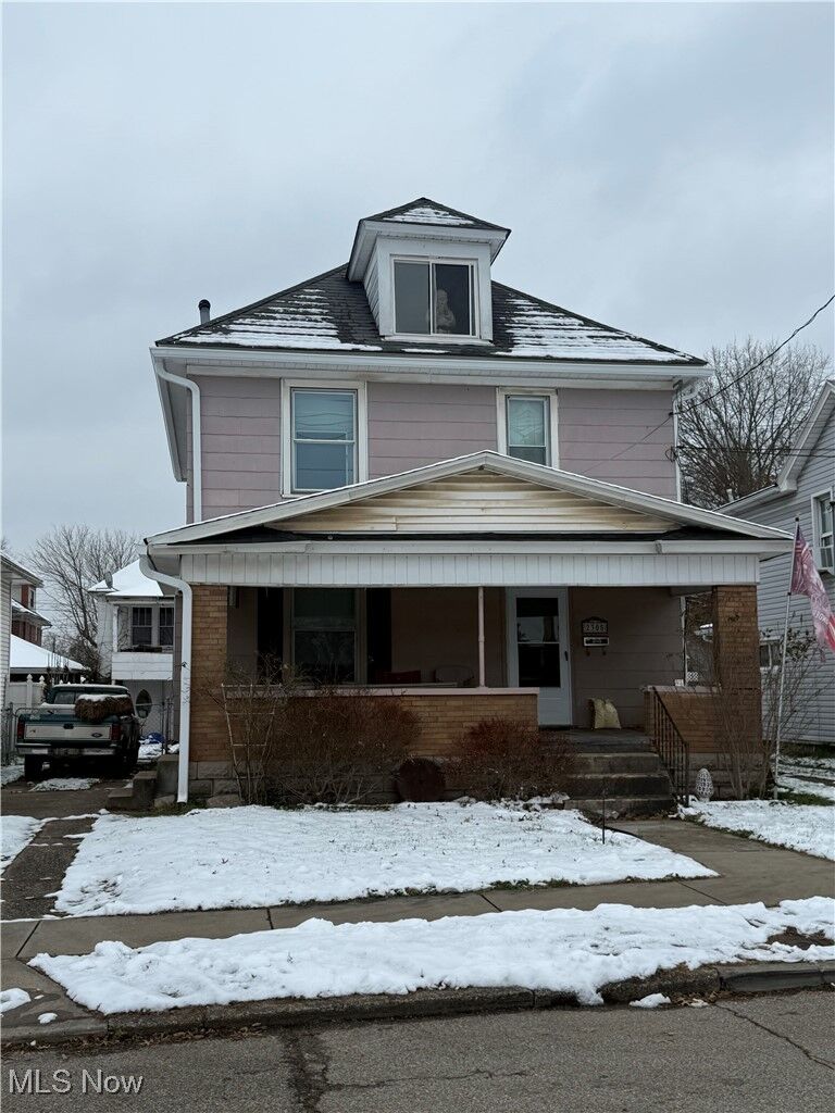 Property Photo:  2305 Oak Street  WV 26101 