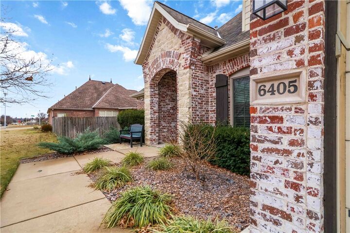 Property Photo: 6405 S 37th Street AR 72758