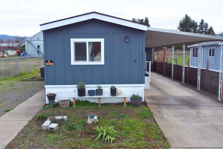 Property Photo:  4729 S Pacific Highway Unit 12  OR 97535 