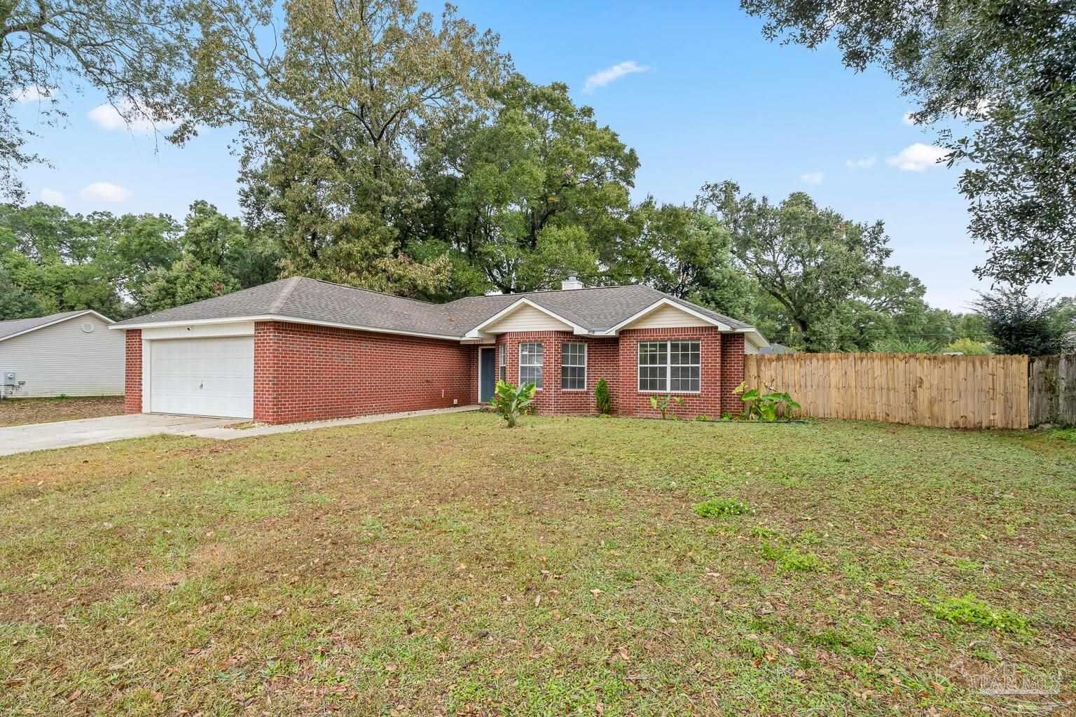 Property Photo: 6439 Dallas Ave FL 32526