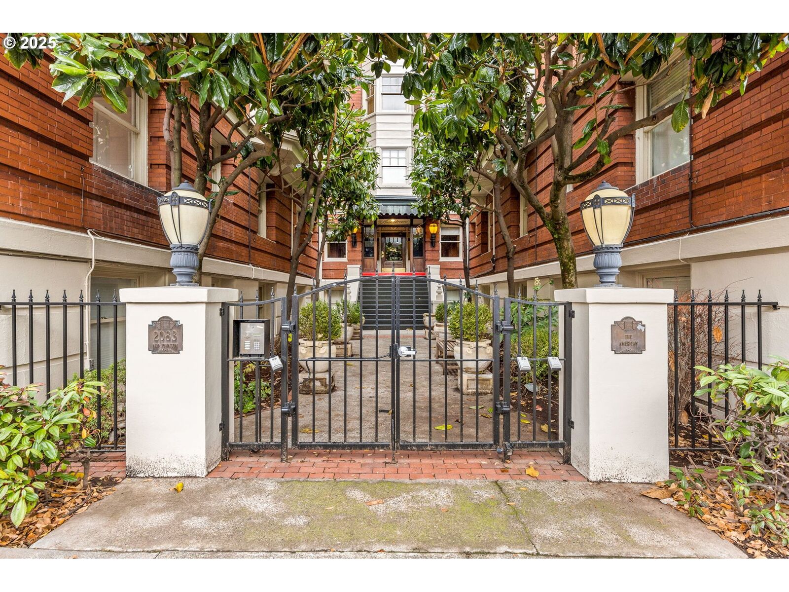 Property Photo: 2083 NW Johnson St 52 OR 97209