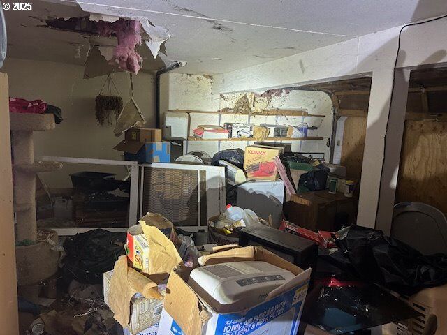 Property Photo: 14214 SE Crystal Springs Blvd OR 97236