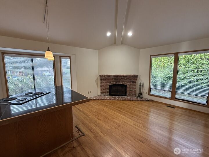 Property Photo: 14918 SE 64th Street WA 98006
