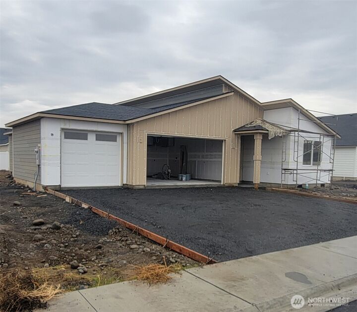 Property Photo:  1170  8th Avenue NE  WA 98823 