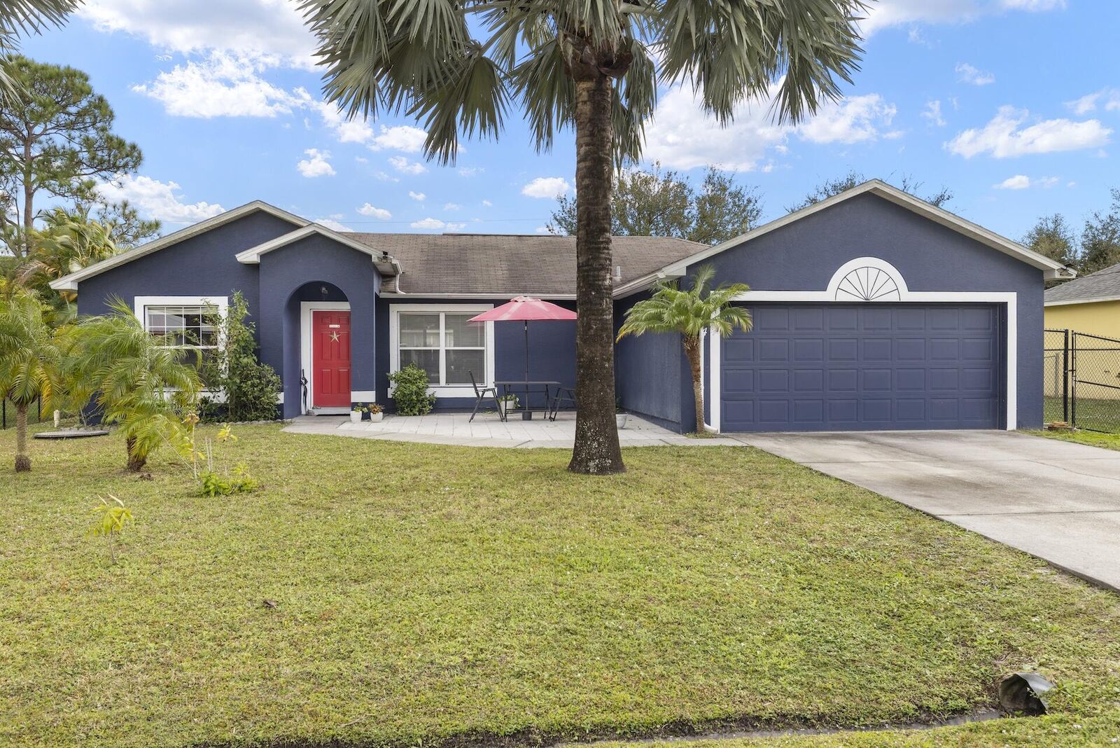 Property Photo:  314 SW De Gouvea Ter Terrace  FL 34984 