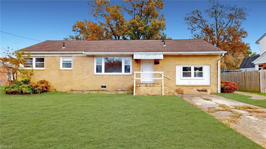 Property Photo: 64 Glenhaven Dr VA 23664