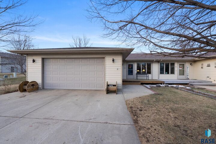 Property Photo:  203 S West Ave Avenue  SD 57020 