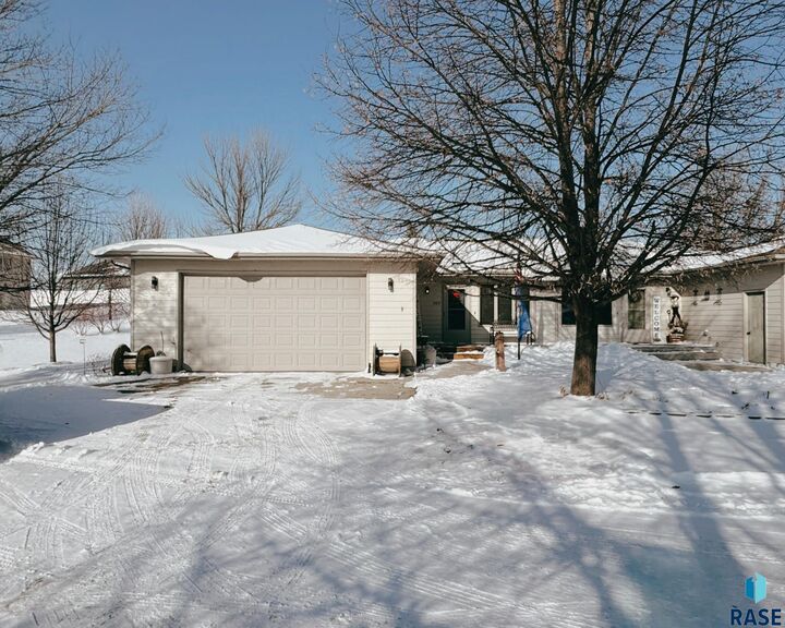 Property Photo: 203 S West Ave SD 57020