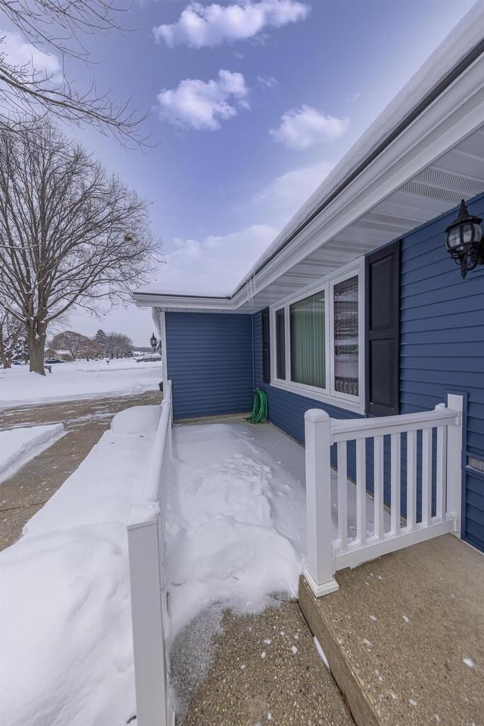 Property Photo:  1510 St George Lane  WI 53545 