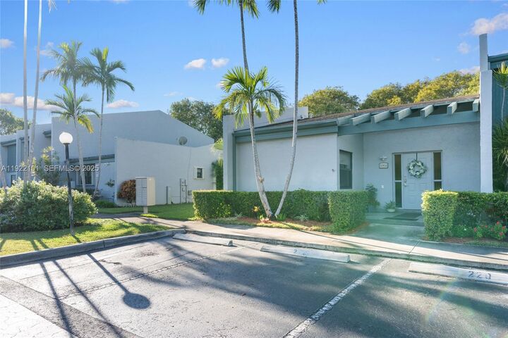 Property Photo: 1064 NW 97th Ave 219 FL 33024