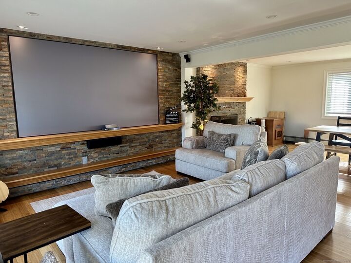 Property Photo:  72 Carson Avenue B  CT 06109 