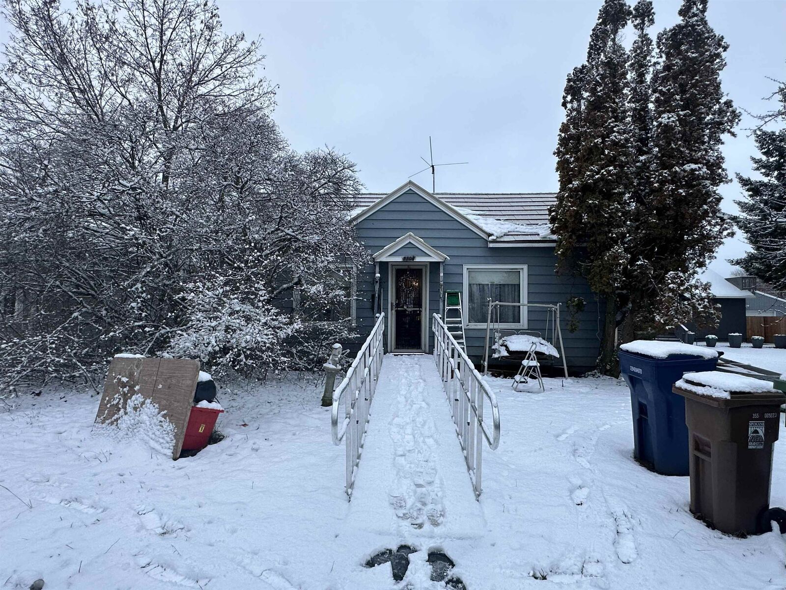 Property Photo: 3708 E 28th Ave WA 99223