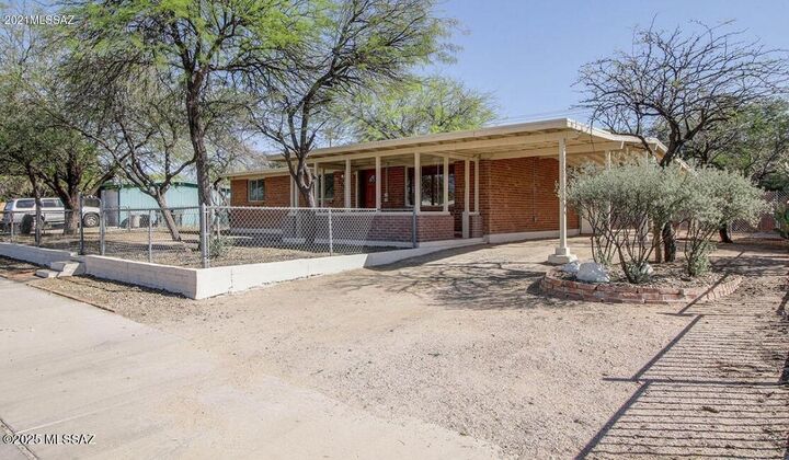 5240 E 28th Street  Tucson AZ 85711 photo
