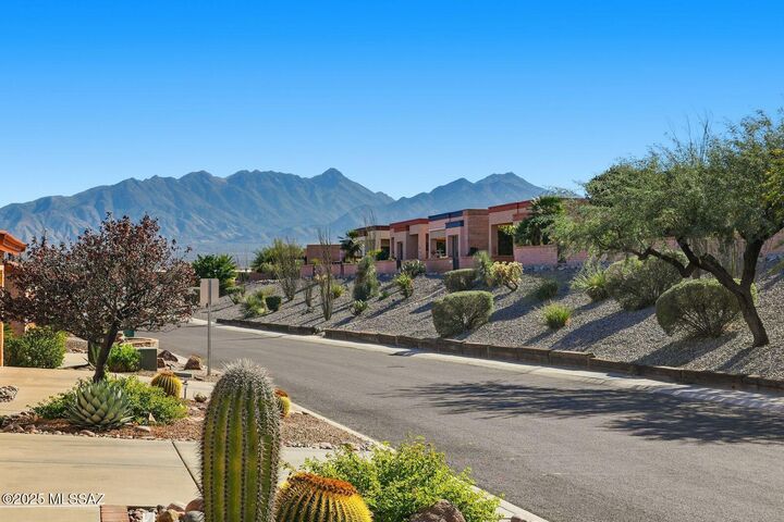 Property Photo:  1604 W Vuelta Salvatierra  AZ 85622 