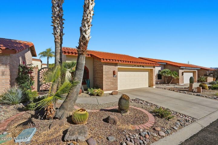 Property Photo:  1604 W Vuelta Salvatierra  AZ 85622 