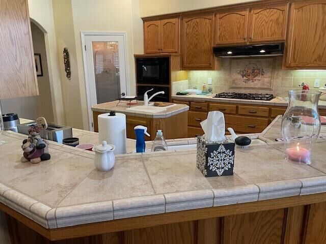 Property Photo:  4812 Zinfandel Lane S  CA 93306 