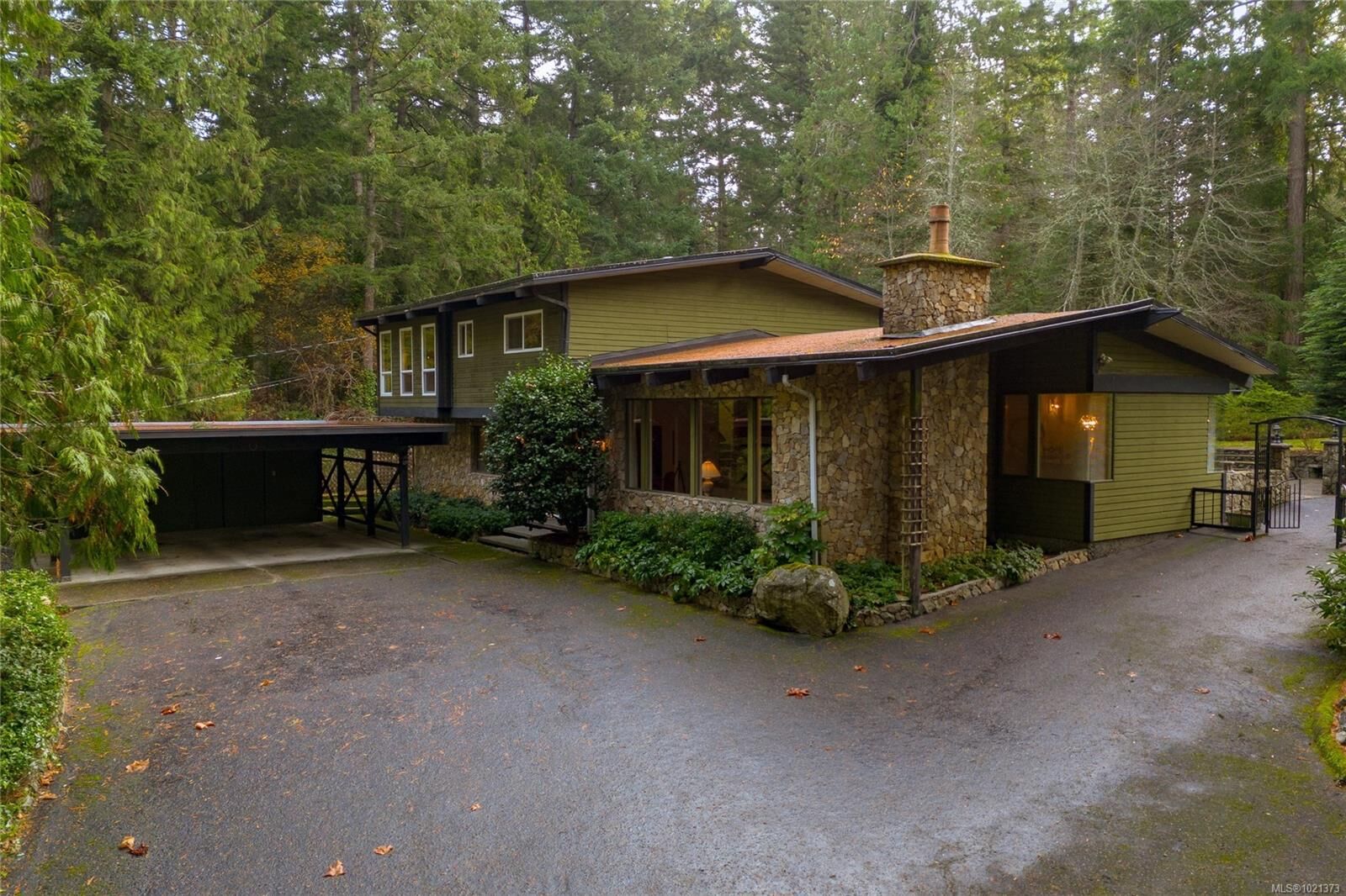 Property Photo: 9565 Ardmore Dr BC V8L 5H3