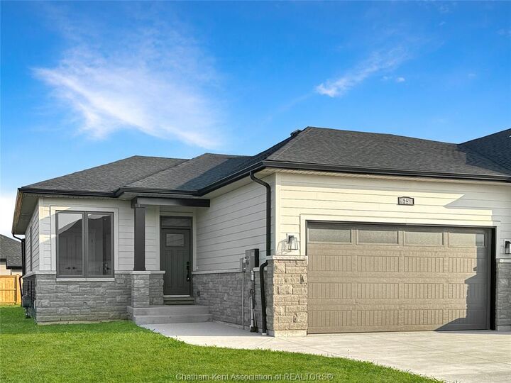 25 Duskridge Road  Chatham ON N7L 0G7 photo