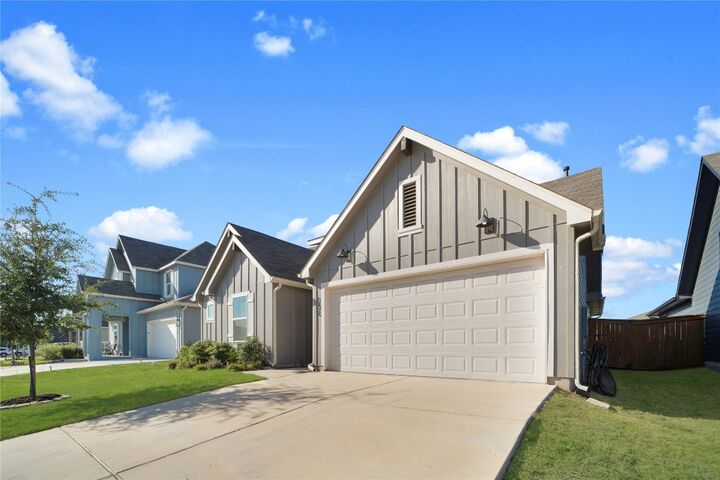 Property Photo:  120 Rosa Road  TX 78666 