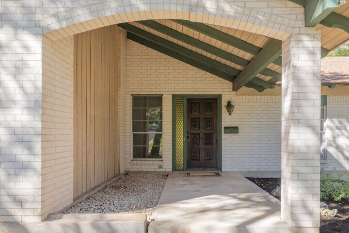 Property Photo: 8406 Shenandoah Drive TX 78753