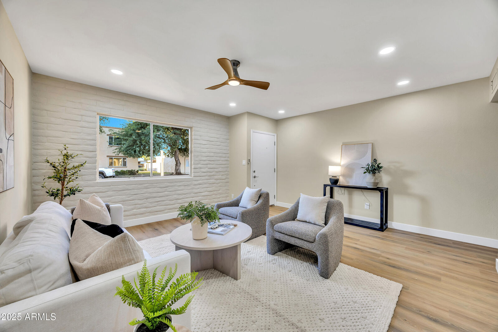 Property Photo:  2128 E Dunbar Drive  AZ 85282 